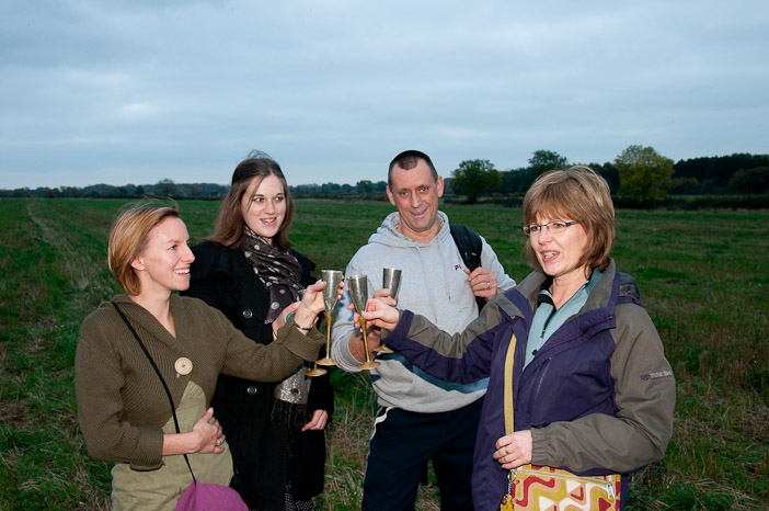 With the balloon packed away it is time to savour the moment and celebrate the hot air ballon flight with the traditional toast of champagne and the presentation of your flight certificate by your pilot.